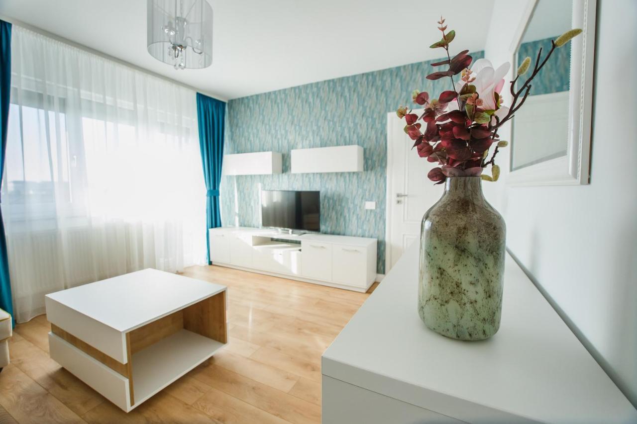 Fantastic Apartment At Prima Residence Oradea Eksteriør billede