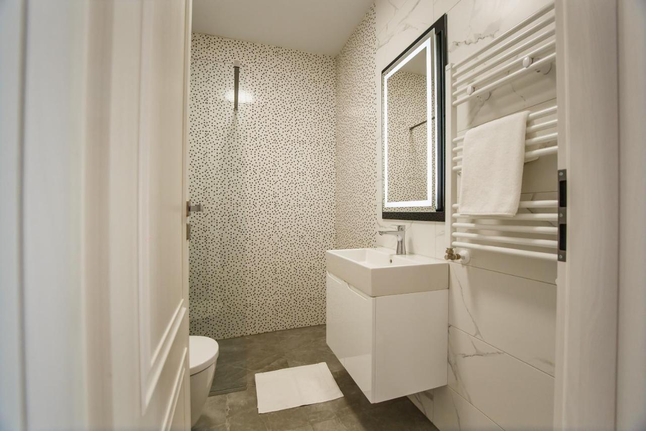 Fantastic Apartment At Prima Residence Oradea Eksteriør billede